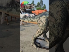 Ojos que centellan el modelo Animatronic de tamaño natural real del Ceratosaurus de los dinosaurios