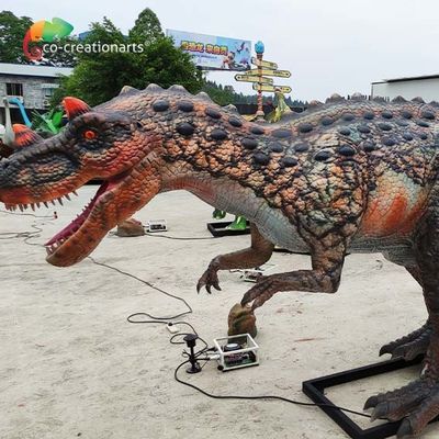 Ojos que centellan el modelo Animatronic de tamaño natural real del Ceratosaurus de los dinosaurios
