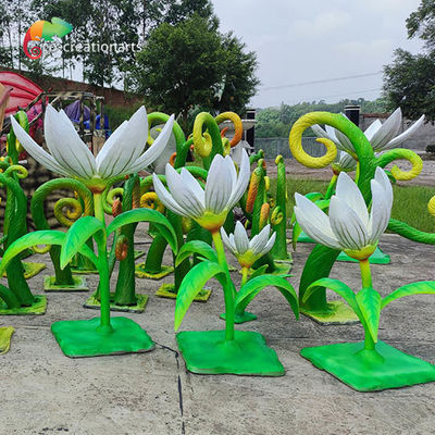 Un buen precio. Flores animatrónicas hechas a medida para decoración en línea