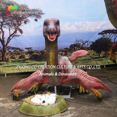 Dinosaurio animatrónico realista Caudipteryx: Detalle de plumas con movimiento dinámico y exhibición de huevo jurásico para museos​