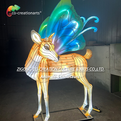 Un buen precio. Gran Linterna del Festival del Venado Encantado con Vibrantes Alas de Mariposa Azul-Verde. en línea